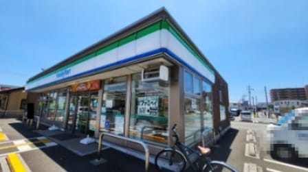 ファミリーマート 高知御座店(コンビニ)まで245m リヴェール北御座 B棟