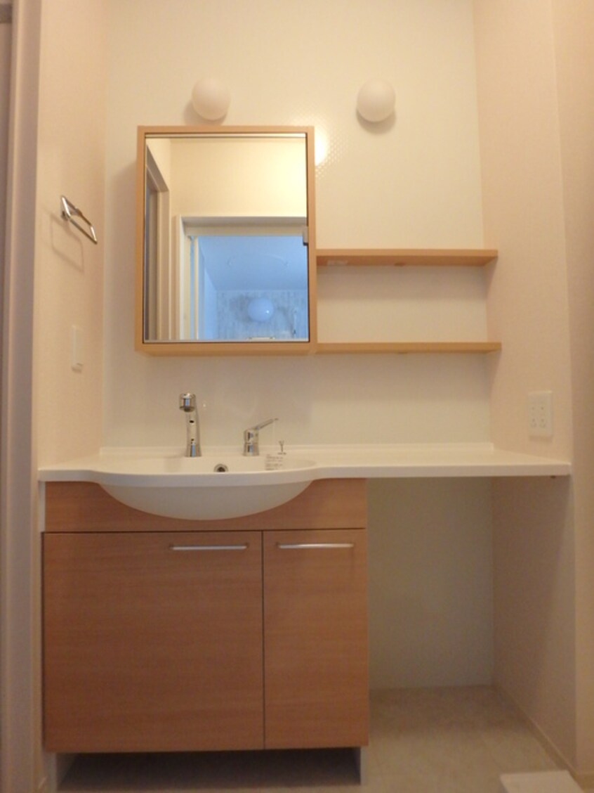 洗髪洗面化粧台 リアン万々