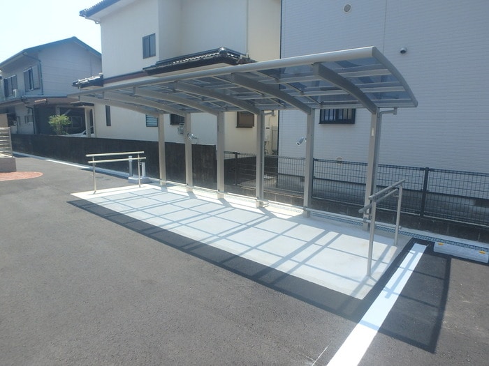 駐輪場 リアン万々