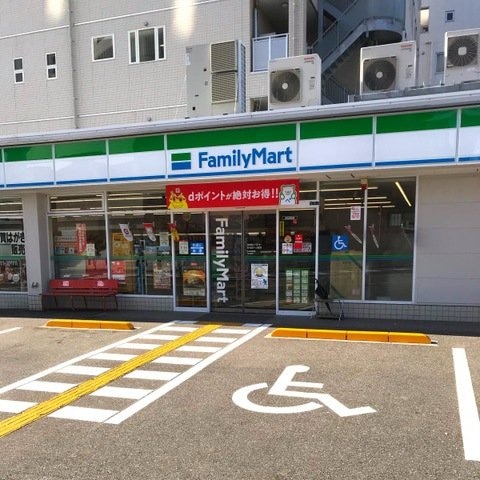 ファミリーマート かるぽーと前店(コンビニ)まで594m 高知市電ごめん線・伊野線/菜園場町駅 徒歩4分 4階 築24年