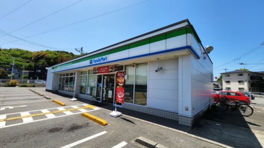 ファミリーマート 高知神田店(コンビニ)まで232m 高知市電ごめん線・伊野線/旭町三丁目駅 徒歩19分 2階 築27年