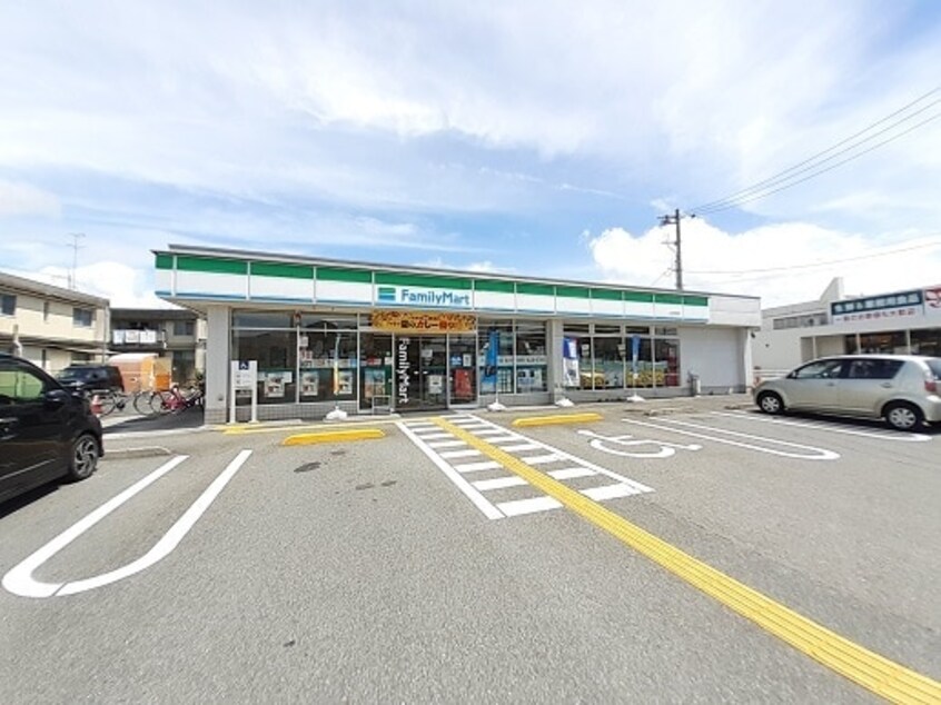 ファミリーマート 土佐高岡店(コンビニ)まで295m メゾンあゆみＡ