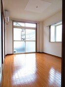 居室・リビング エルディム西原