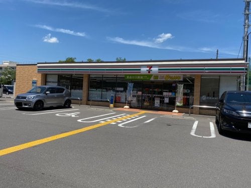 セブンイレブン 高知吉田町店(コンビニ)まで70m 前田マンション