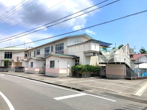 若葉保育園(幼稚園/保育園)まで543m レトア朝倉