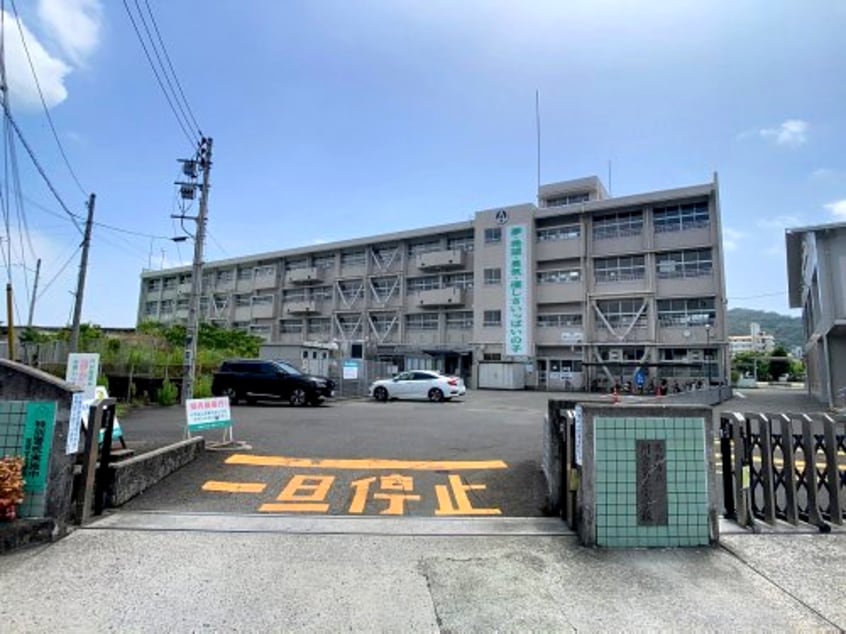 高知市立朝倉第二小学校(小学校)まで609m レトア朝倉