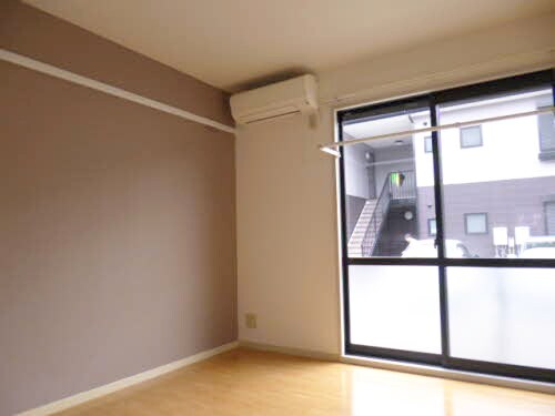  ファミール・ビレジ B棟