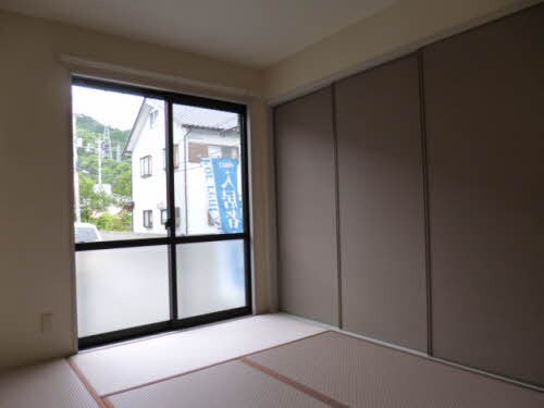  ファミール・ビレジ B棟