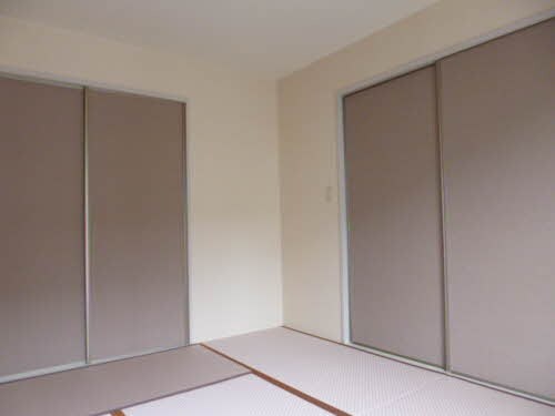  ファミール・ビレジ B棟