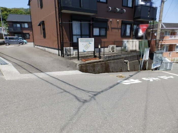 敷地入口 セジュール妙見 B棟