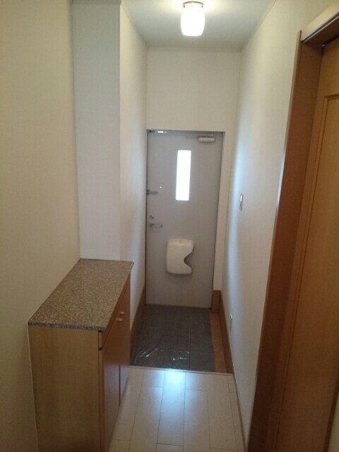 玄関 松岡ハイツ　Ａ