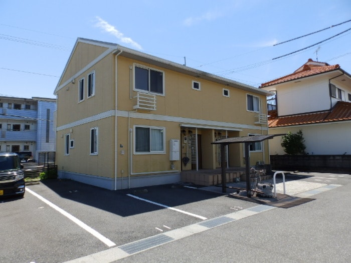 B棟側駐車場＆駐輪場 シャンボール B棟