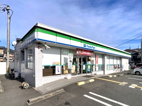 ファミリーマート 高知一宮店(コンビニ)まで424m シャンボール B棟