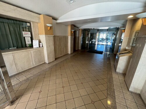 エントランス：エントランス     （2025年11月撮影） サーパス高須第3