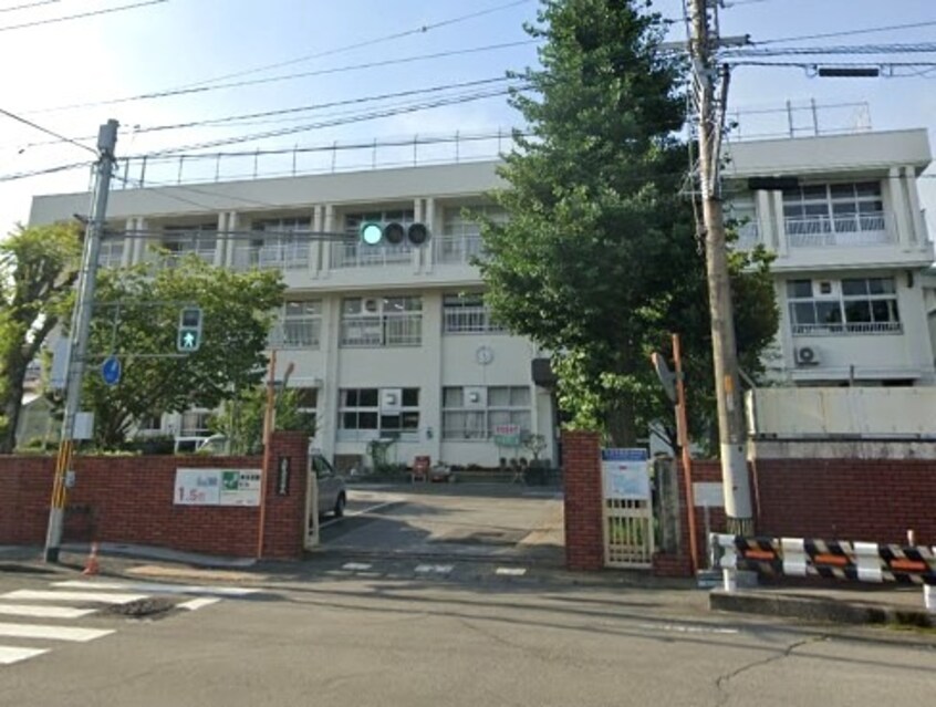 高知市立江ノ口小学校(小学校)まで373m アヴニール