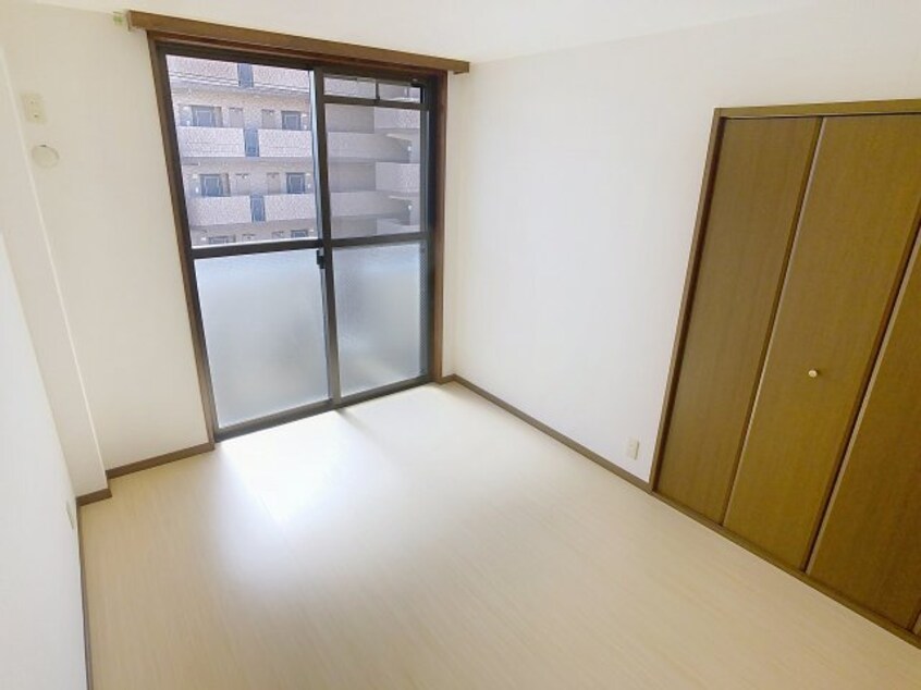 2025年10月撮影 ロイヤルハウス比島 B棟