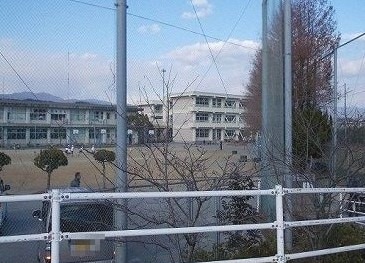 高知市立大津小学校(小学校)まで645m 高知市電ごめん線・伊野線/舟戸駅 徒歩4分 1階 築39年