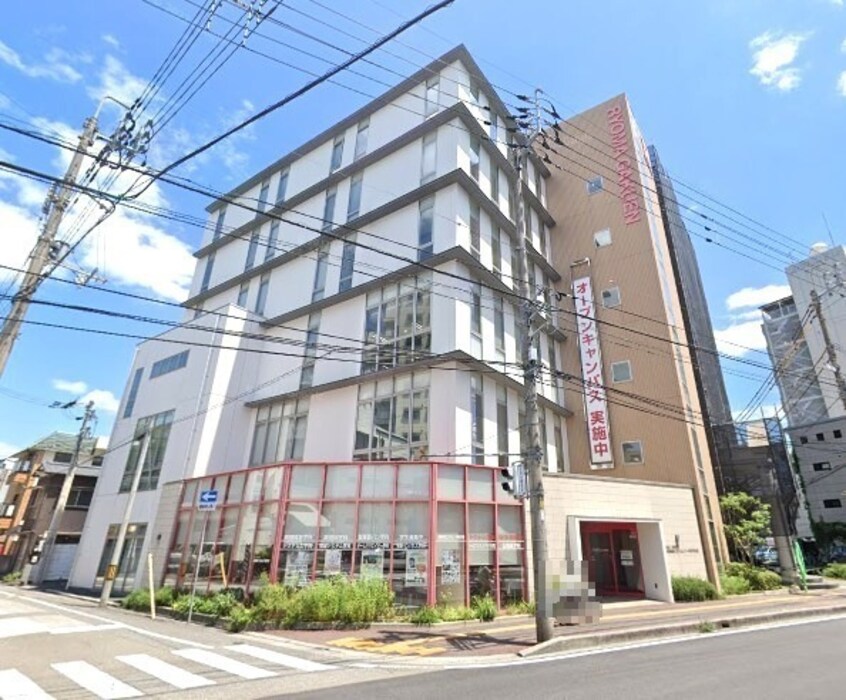 龍馬情報ビジネス＆フード専門学校(大学/短大/専門学校)まで1041m Sunny flat.M