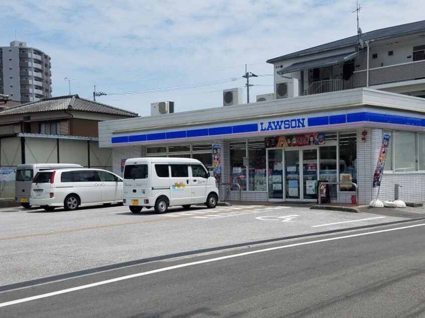 ローソン 高知一ツ橋店(コンビニ)まで218m シャーメゾン クレスタ