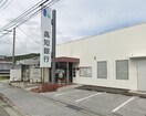 高知銀行三里支店(銀行)まで1394m ヴィラ･アンソレイエ十津