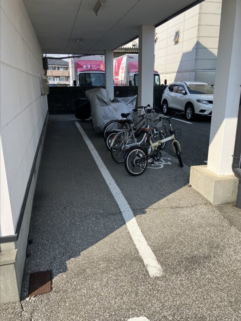 駐輪場 カナルシャトーＤ７