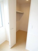C101 ｳｫｰｸｲﾝｸﾛｰｾﾞｯﾄ サンハイム青葉 C棟