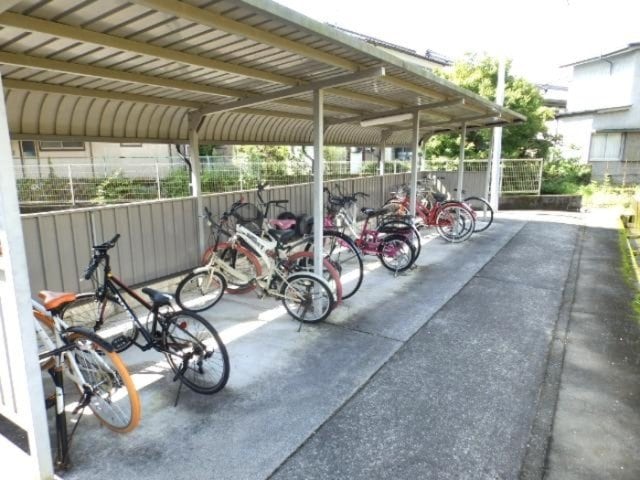 駐輪場 ファミール薊