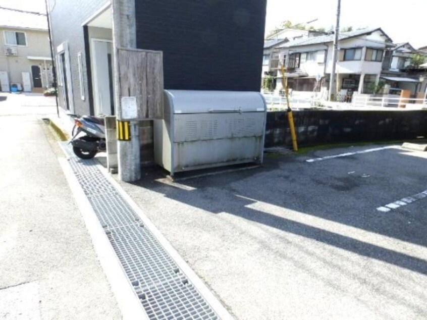 ゴミ置き場 ファミール薊