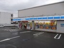 ローソン 高知槇山町店(コンビニ)まで435m シャーメゾンT