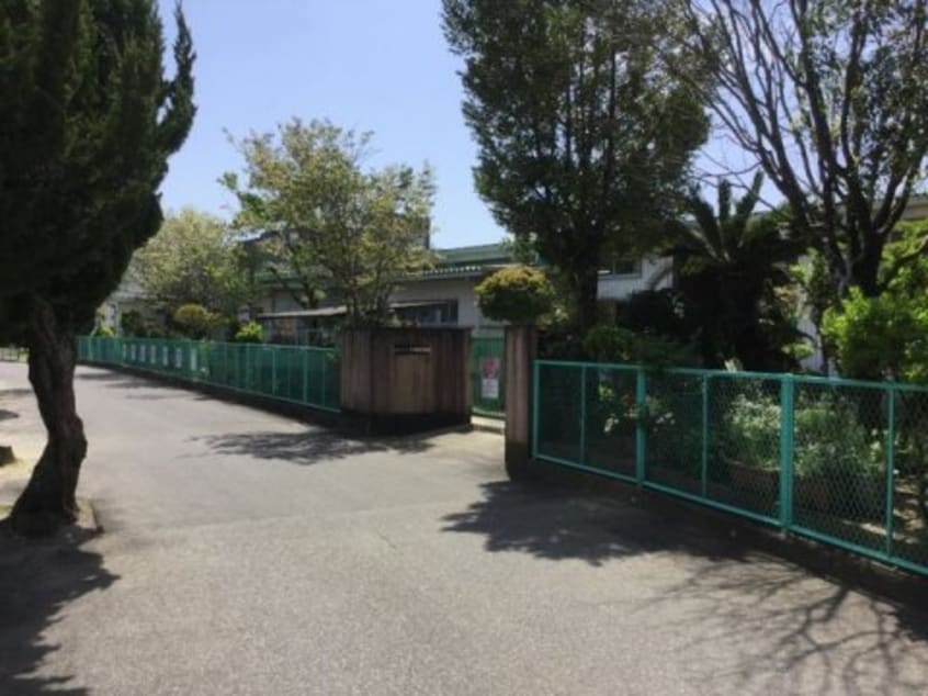 高知市大津保育園(幼稚園/保育園)まで515m 高知市電ごめん線・伊野線/舟戸駅 徒歩4分 4階 築37年