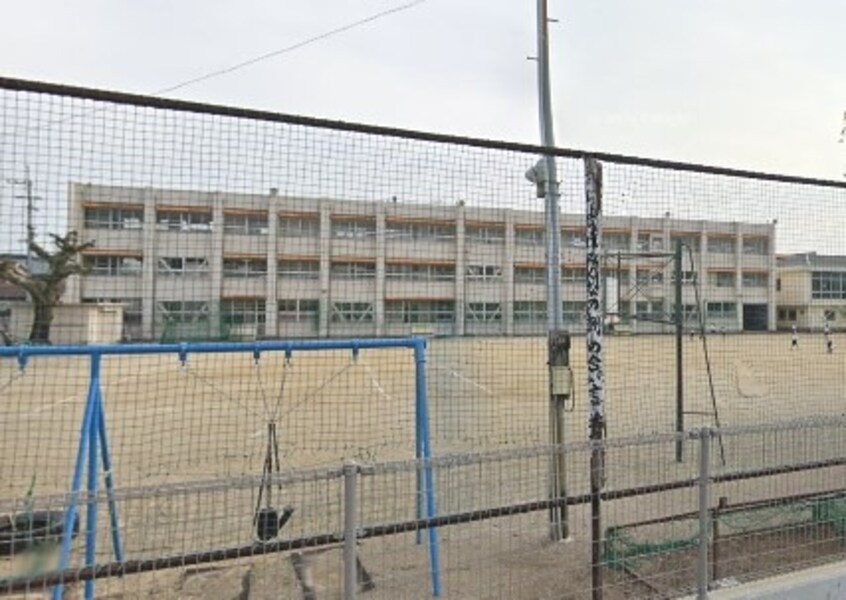 香美市立山田小学校(小学校)まで595m 井上ハイツ