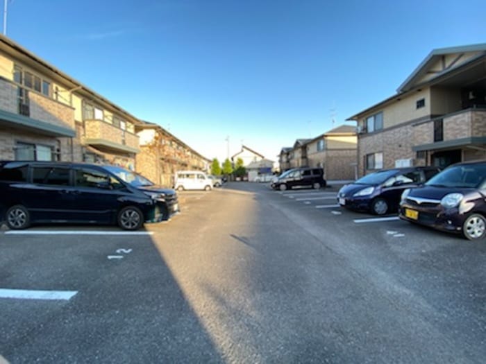 駐車場 メゾン･テルシャトー B棟