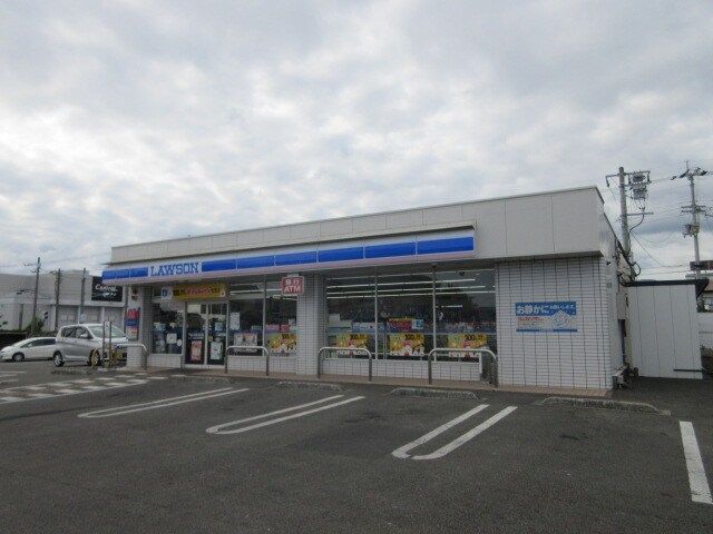 ローソン 土佐山田町栄町店(コンビニ)まで636m グレイスレジデンス