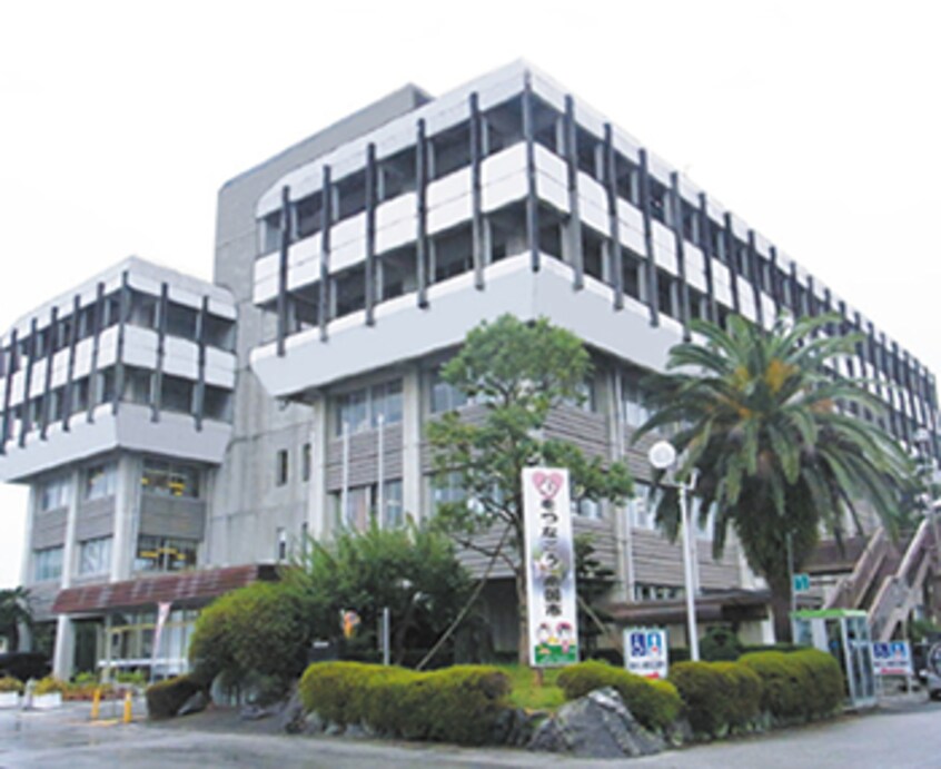 南国市役所(役所)まで679m ウエスト　カレント