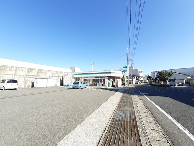 ファミリーマート 後免駅前店(コンビニ)まで71m 野村ハイツ