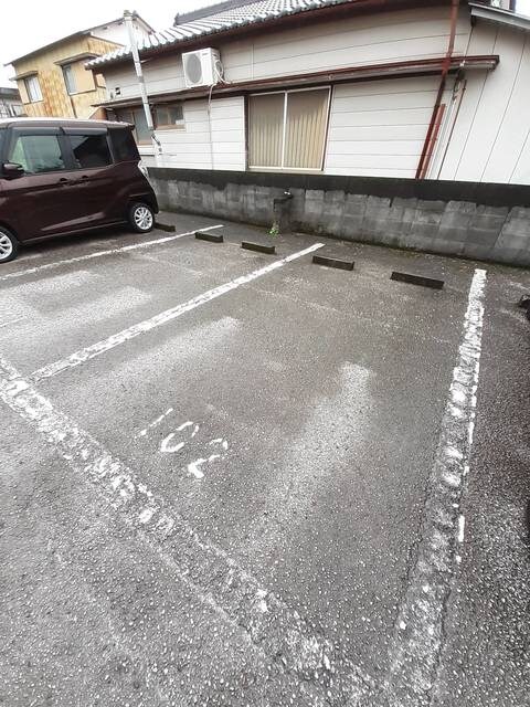 駐車場 ドミール山田