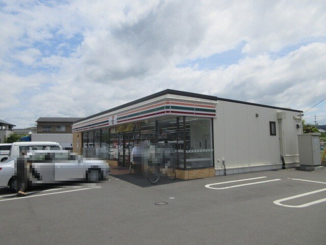 セブンイレブン 香美八王子宮前店(コンビニ)まで459m ヴェルディハイツ B棟