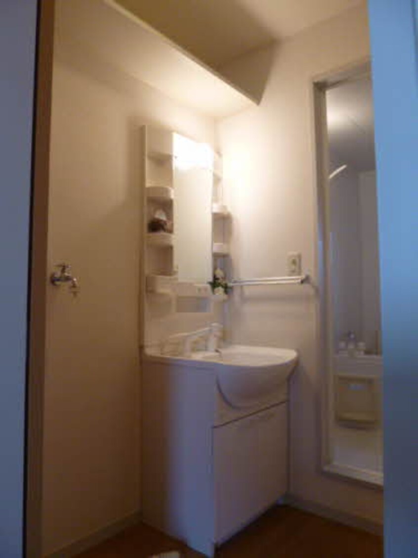  メゾンボヌール A棟