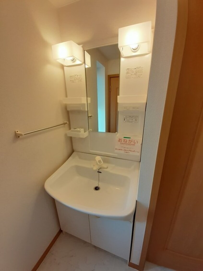  レジデンス　ファミリア　Ｄ