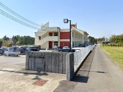 香美市立楠目小学校(小学校)まで754m ラ メゾンあけぼのⅠ