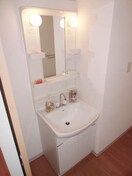  メゾンボヌール B棟