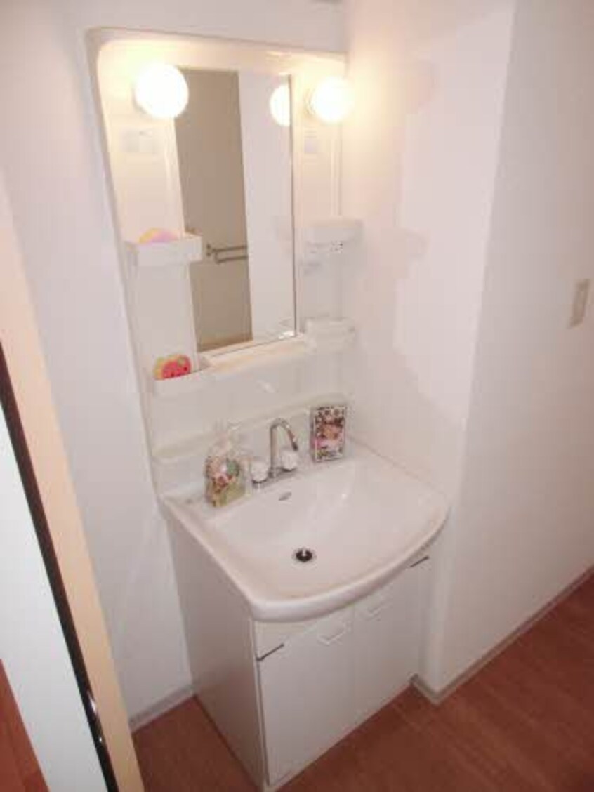  メゾンボヌール B棟