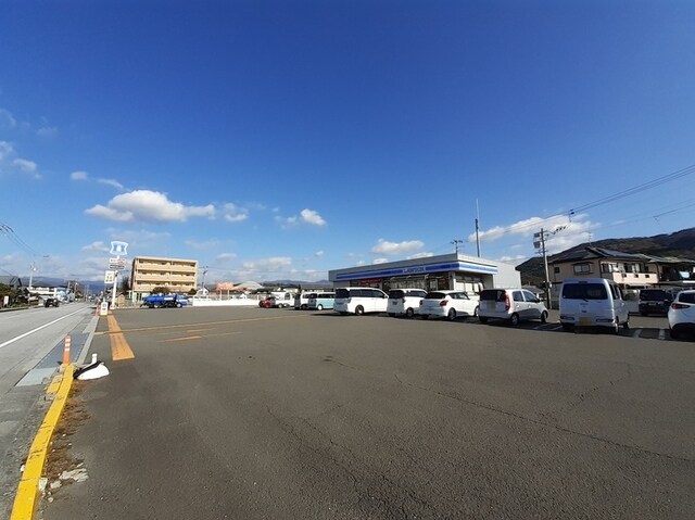 ローソン 野市町北店(コンビニ)まで950m パッターナ