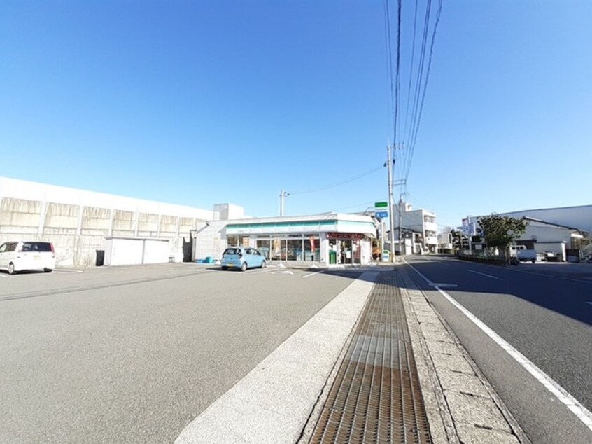 ファミリーマート 後免駅前店(コンビニ)まで317m 森田コーポ (駅前町)