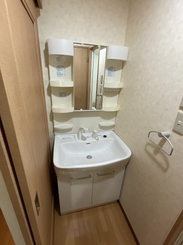 同タイプ間取り別室の写真です（106）。現況を優先します。 コートシマ A棟