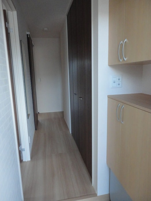 玄関 ネオシャトー A棟