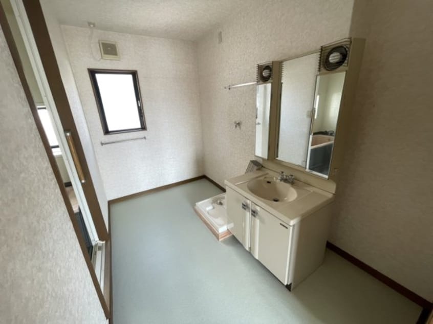 現況と異なる場合は現況を優先します。 高知市電ごめん線・伊野線/後免中町駅 徒歩1分 2-3階 築27年