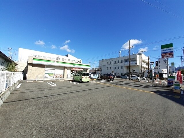 ファミリーマート 安芸矢ノ丸店(コンビニ)まで739m パンダ港町
