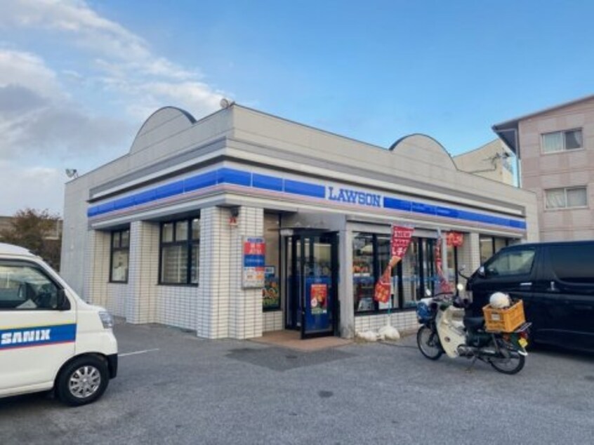 ローソン 南国おおそね店(コンビニ)まで11m オオソネハイツ 2