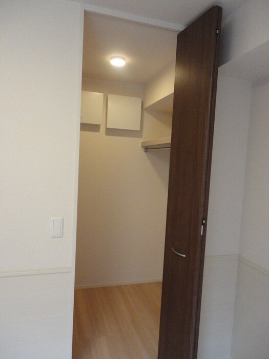 ウォークインクローゼット ネオポタミ